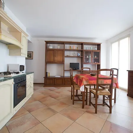 Апартаменты Sunny Terrace And Lake View *